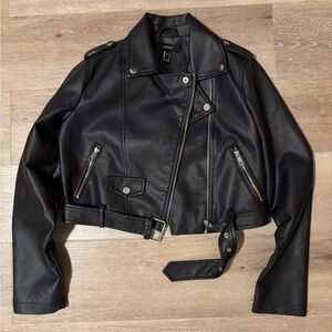 Forever 21 Black Cropped Pleather Jacket – Buckle Detail – Size Medium
